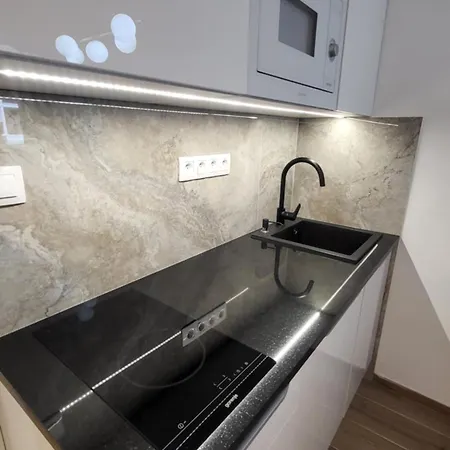 Adela Vip Nezabudka - Tiche Kridlo, 45m2 A Spanok דירה גולובינקה