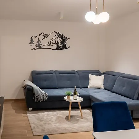 Adela Vip Nezabudka - Tiche Kridlo, 45m2 A Spanok גולובינקה